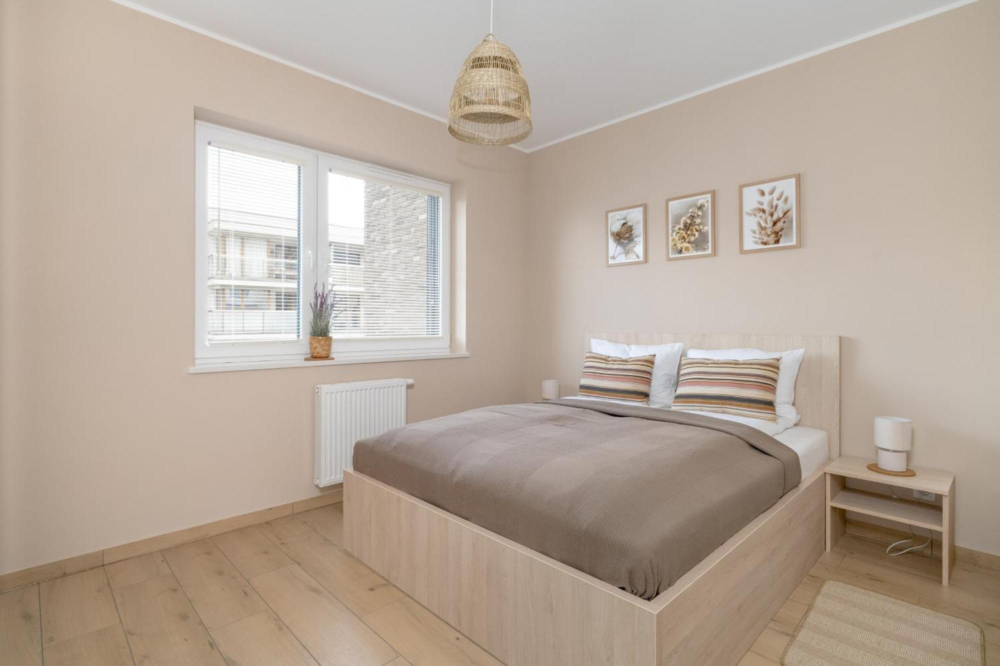 Cosy And Bright Apartment With Parking In Poznan By Noclegi Renters Exterior foto